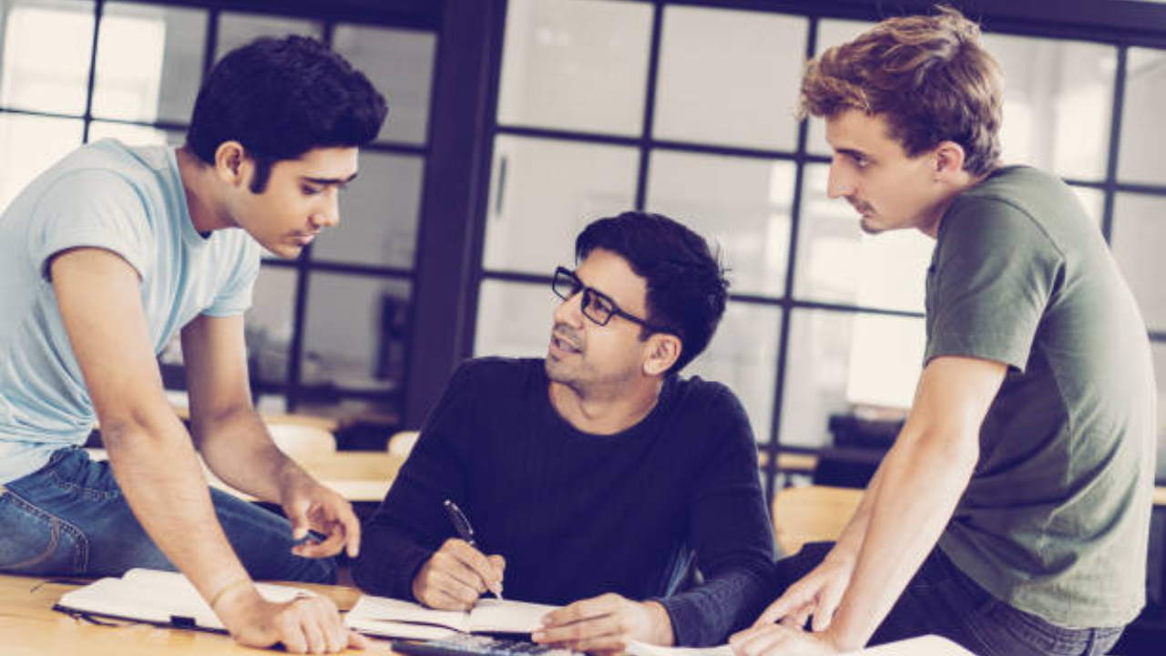 How to Make a Project Report for College: Step-by-Step Guide