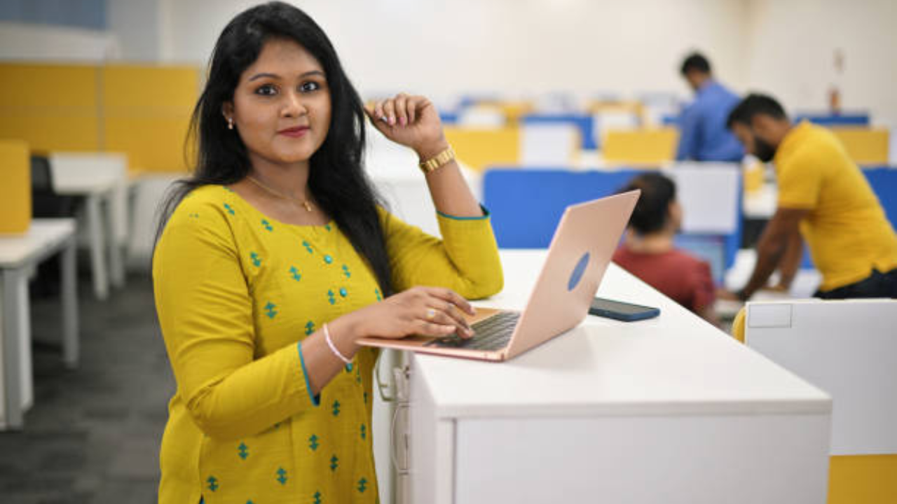 Career After English Honours: Jobs, Salary & Future Scope